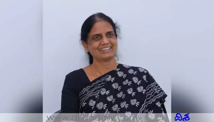 తెలంగాణలో మహిళల ప్రాధాన్యతకు ఇదే నిదర్శనం: మంత్రి సబితా ఇంద్రారెడ్డి తెలంగాణలో మహిళల ప్రాధాన్యతకు ఇదే నిదర్శనం: మంత్రి సబితా ఇంద్రారెడ్డి