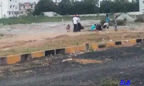 సామాన్యులను మోసం.. అక్రమ మార్గంలో ప్లాట్ల విక్రయాలు