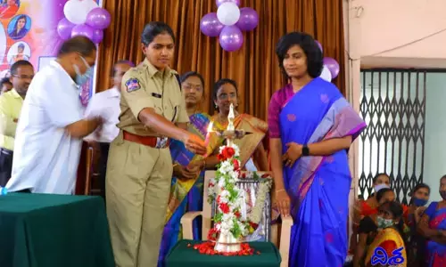 మహిళలు దేశాలను పాలిస్తున్నారు: పోలీస్ కమిషనర్