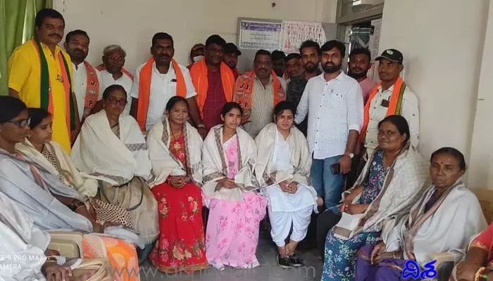 కరోన సమయంలో వారు చేసిన సేవలు మరువలేనివి: బీజేపీ నాయకులు కరోన సమయంలో వారు చేసిన సేవలు మరువలేనివి: బీజేపీ నాయకులు