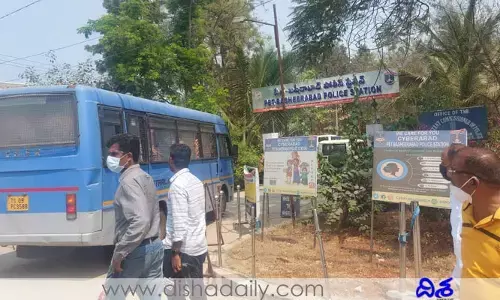 మంత్రి హత్య కుట్ర కేసు నిందితులను కస్టడీకి తీసుకున్న పోలీసులు