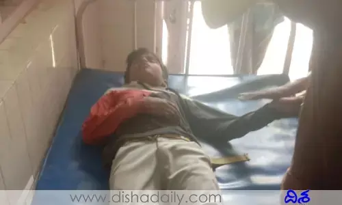 పాఠశాలలో 30 మంది విద్యార్థులకు ఫుడ్ పాయిజన్