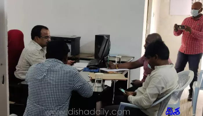 బిగ్ బ్రేకింగ్: రామగుండం కార్పొరేషన్లో అక్రమాలపై విజిలెన్స్ విచారణ బిగ్ బ్రేకింగ్: రామగుండం కార్పొరేషన్లో అక్రమాలపై విజిలెన్స్ విచారణ