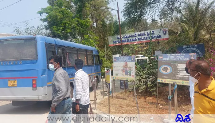 మంత్రి హత్య కుట్ర కేసు నిందితులను కస్టడీకి తీసుకున్న పోలీసులు మంత్రి హత్య కుట్ర కేసు నిందితులను కస్టడీకి తీసుకున్న పోలీసులు