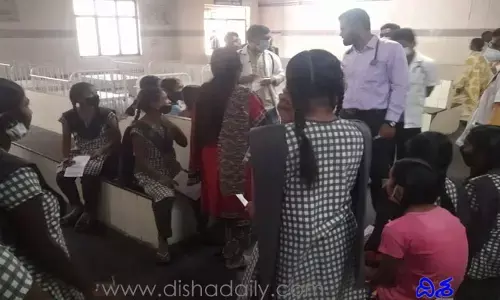 ఆ పాఠశాలల్లో విద్యార్థులకు అస్వస్థత.. హెడ్మాస్టర్‌లు సస్పెండ్