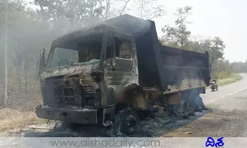 టిప్పర్‌‌ను తగులబెట్టిన మావోయిస్టులు