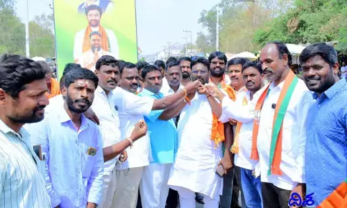 నేడు యూపీ.. రేపు తెలంగాణలో బీజేపీ జెండా!