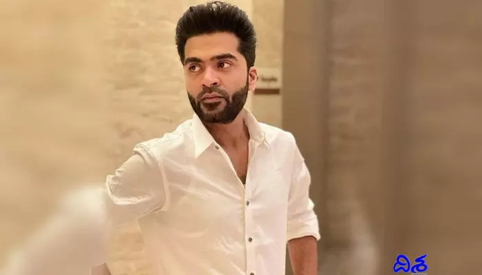 పరువు తీశాడంటూ నిర్మాతపై కేసు వేసిన స్టార్ హీరో.. భారీ జరిమాన విధించిన న్యాయస్థానం పరువు తీశాడంటూ నిర్మాతపై కేసు వేసిన స్టార్ హీరో.. భారీ జరిమాన విధించిన న్యాయస్థానం