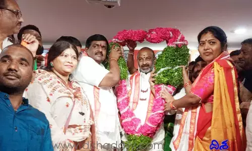 ఉద్యమకారులను అక్కున చేర్చుకుంటాం