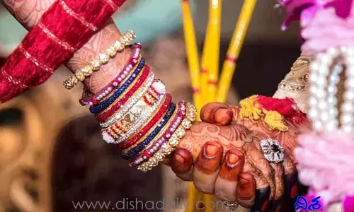 హిజ్రాపై ప్రేమ.. పెద్దలను ఒప్పించి పెళ్లాడిన యువకుడు