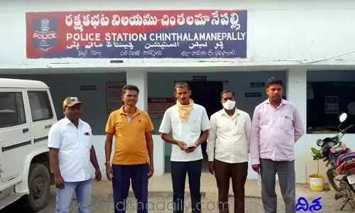 తొలగించిన ఫీల్డ్ అసిస్టెంట్లను విధుల్లోకి తీసుకోవాలి