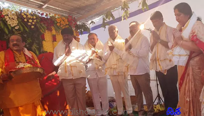 కేసీఆర్ కోసం మంత్రి సత్యవతి రాథోడ్ మృత్యుంజయ హోమం కేసీఆర్ కోసం మంత్రి సత్యవతి రాథోడ్ మృత్యుంజయ హోమం
