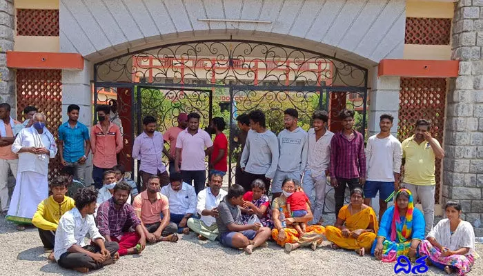 మతిస్థిమితం లేని విద్యార్థిపై టీచర్ దాడి మతిస్థిమితం లేని విద్యార్థిపై టీచర్ దాడి