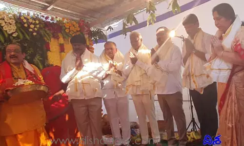 కేసీఆర్ కోసం మంత్రి సత్యవతి రాథోడ్ మృత్యుంజయ హోమం