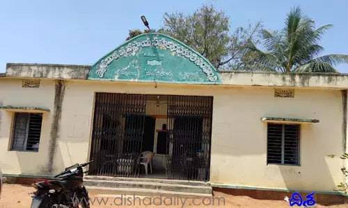 సహకార సంఘంలో రూ. 13లక్షలు స్వాహా.. చైర్మన్‌కు డైరెక్టర్లకు మధ్య విభేదాలు