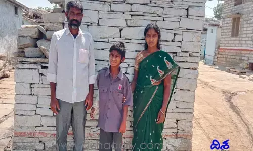 నా కొడుకుకు పెన్షన్ ఇప్పించండి సారూ..