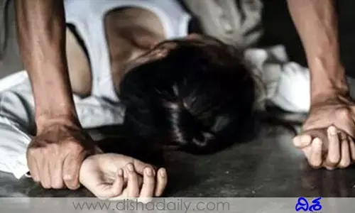 దారుణం: ప్రియుడ్ని చితకబాది.. ప్రియురాలిపై గ్యాంగ్ రేప్