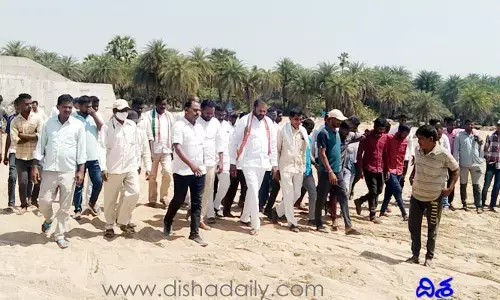 ప్రభుత్వ అనాలోచిత నిర్ణయాలు.. వాళ్లు రోడ్డునపడే అవకాశం