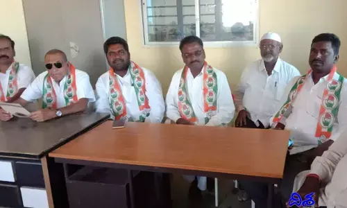 శంకుస్థాపనలకు తమ్ముడు.. చెక్కుల పంపిణీకి అన్న ఎమ్మెల్యేలు ఇద్దరా..?