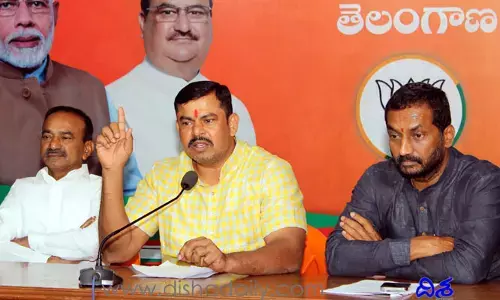 సీఎం కేసీఆర్‌ను సస్పెండ్ ​చేయండి