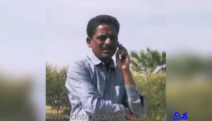 భార్యకు చికిత్స చేయించలేక భర్త ఆత్మహత్య భార్యకు చికిత్స చేయించలేక భర్త ఆత్మహత్య