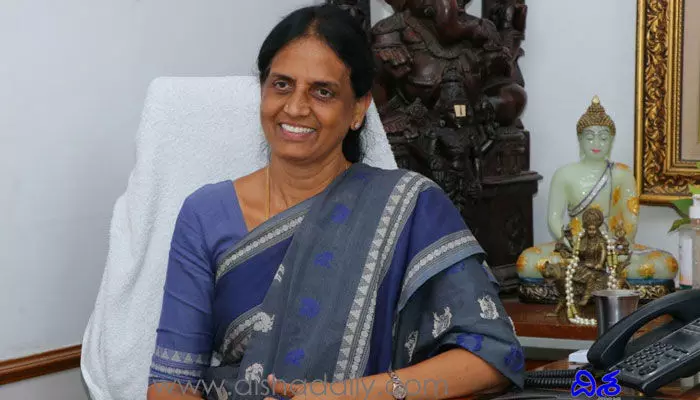 111 జిఓపై సీఎం నిర్ణయానికి మంత్రి సబితా ఇంద్రారెడ్డి హర్షం 111 జిఓపై సీఎం నిర్ణయానికి మంత్రి సబితా ఇంద్రారెడ్డి హర్షం