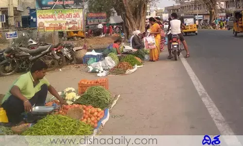 రహదార్లపై వార సంతలు.. తలెత్తుతున్న ట్రాఫిక్ చింతలు