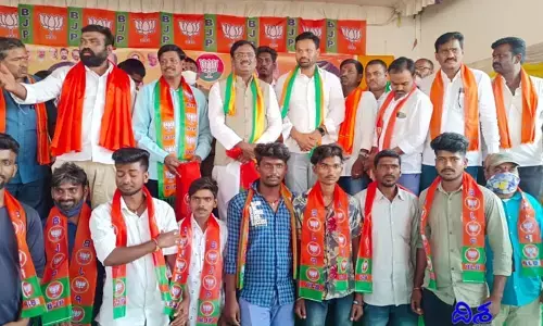 పతనానికి దగ్గర్లో టీఆర్ఎస్.. మాజీ ఎంపీ కీలక వ్యాఖ్యలు