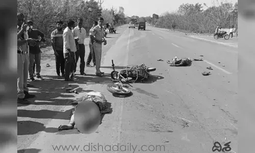 బైక్‌ను ఢీకొట్టిన బొలేరో వాహనం.. ఇద్దరు మృతి