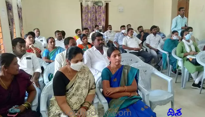 బీజేపీ సర్పంచ్లు ఉన్న గ్రామాల్లో నిధుల పట్ల వివక్ష బీజేపీ సర్పంచ్లు ఉన్న గ్రామాల్లో నిధుల పట్ల వివక్ష
