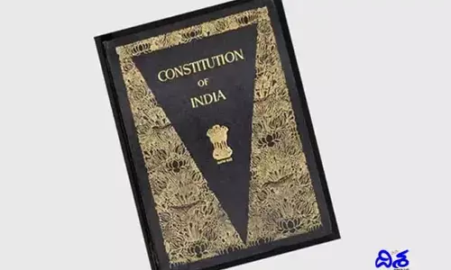 ముఖ్యమంత్రి తన రాజీనామాను ఎవరికి సమర్పిస్తాడు..??