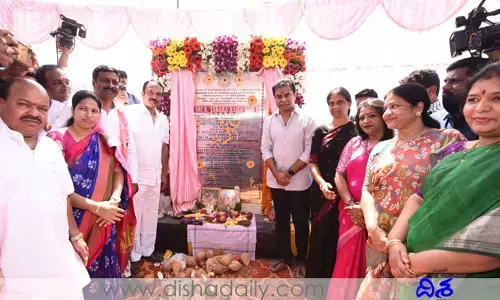 ట్రాఫిక్ క‌ష్టాలు తీర్చేందుకే ఫ్లై ఓవ‌ర్లు, అండ‌ర్ పాస్‌లు: మంత్రి కేటీఆర్