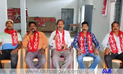 సమ్మెలు, పోరాటాల ద్వారానే హక్కుల సాధన: తిరుపతి