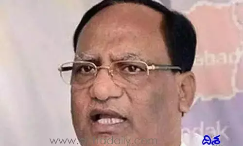 మండలి చైర్మన్ గా గుత్తాను నియమిస్తూ గవర్నర్ గెజిట్