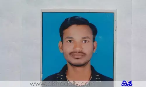 మమ్మల్ని కూడా రెగ్యులరైజ్ చేయాలి.. లేకుంటే ఆందోళన చేస్తాం