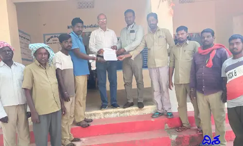 పంచాయతీ కార్మికులకు కనీస వేతనాలు ఇవ్వాలని.. సమ్మె నోటీస్