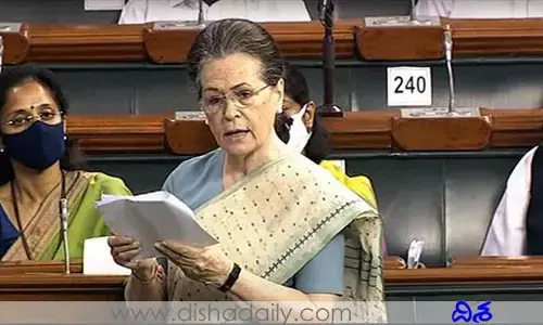 ఎన్నికల ప్రక్రియలో సోషల్ మీడియా జోక్యం ప్రమాదకరం.. సోనియా గాంధీ
