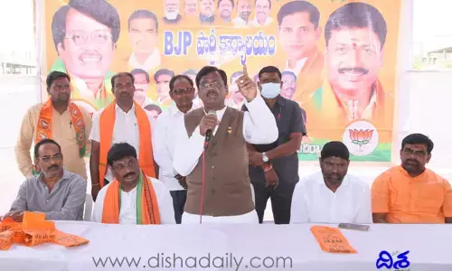 ప్రభుత్వ హామీలు అన్ని మోసపూరితం: వివేక్ వెంకటస్వామి