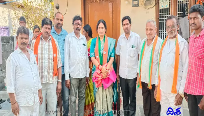 డబుల్ ఇంజన్ ప్రభుత్వంతోనే రాష్ట్ర అభివృద్ధి సాధ్యం: బీజేపీ డబుల్ ఇంజన్ ప్రభుత్వంతోనే రాష్ట్ర అభివృద్ధి సాధ్యం: బీజేపీ