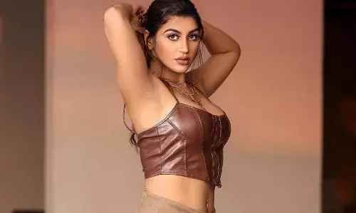 Actress Yashika Aannand Hottest Looks Ever