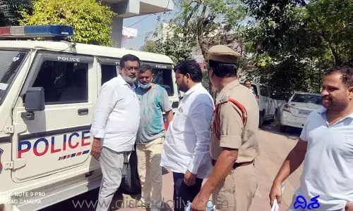 కాసేపట్లో జిల్లాకు కేటీఆర్.. మూడు పార్టీల కీలక నేతలు అరెస్ట్