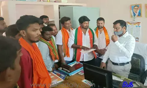 ప్రభుత్వం ఉచిత కోచింగ్ సెంటర్లు ఏర్పాటు చేయాలి: బీజేవైఎం