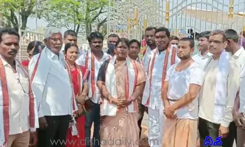చిన్న జీయ‌ర్ స్వామిపై ఎమ్మెల్యే సీత‌క్క ఫైర్..