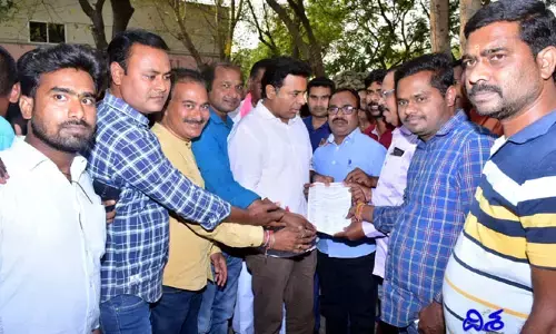 జర్నలిస్టులకు తీపి కబురు చెప్పిన కేటీఆర్