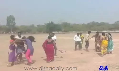 భూ వివాదం తో కొట్టుకున్న ఇరు వర్గాలు