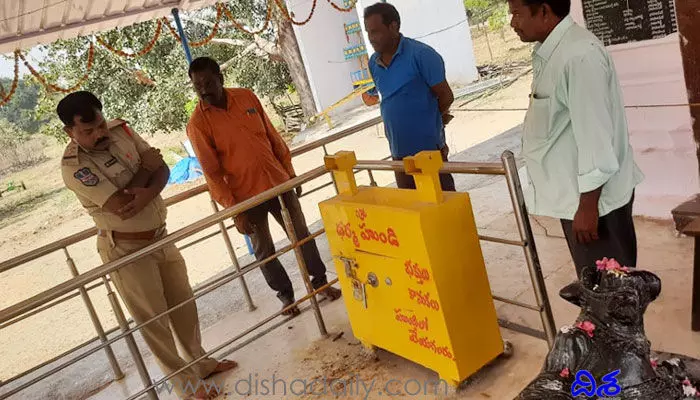 పోసానిపేట్ ఆలయంలో చోరీ పోసానిపేట్ ఆలయంలో చోరీ