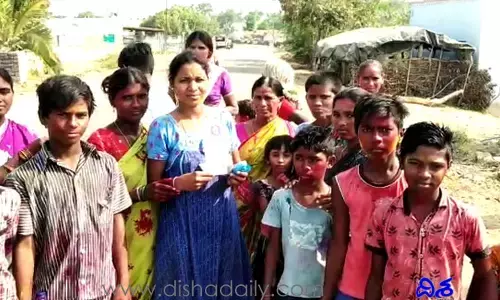 ట్రెండ్ మారింది.. వినూత్నంగా హోలీ సంబురాలు (వీడియో)
