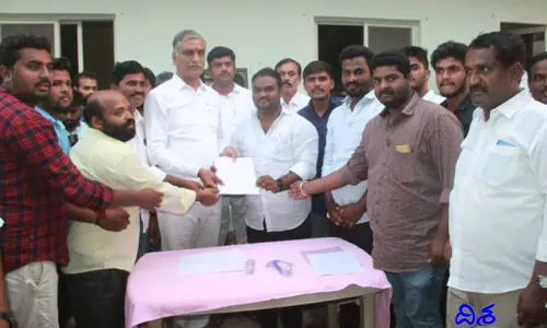 పోటీ పరీక్షలకు ఉచిత శిక్షణ.. ఆ బాధ్యత యువతదే: మంత్రి