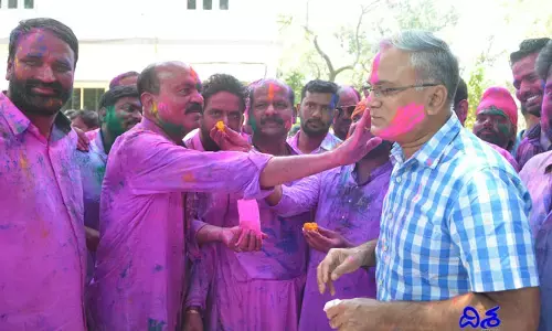 రెండేళ్ల తర్వాత మళ్లీ ఆ ఉత్సాహం.. కేరింతలతో యువత