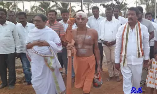 సహస్ర చండీ మహా యాగానికి ఏర్పాట్లు పూర్తి.. కుచాన్ పల్లికి చేరుకున్న మాధవ నంద స్వామి